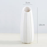 Modern Simple Ceramic Vases Table Top Decorations European Style Decorations White and Black Pots